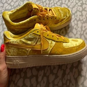 velvet Nike Air Force 1